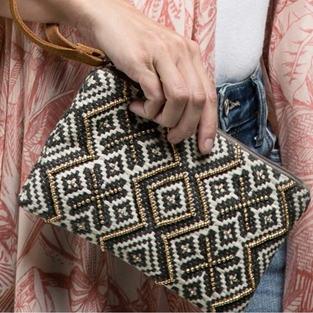 Ruggine beaded wristlet - Picture 4 of 4